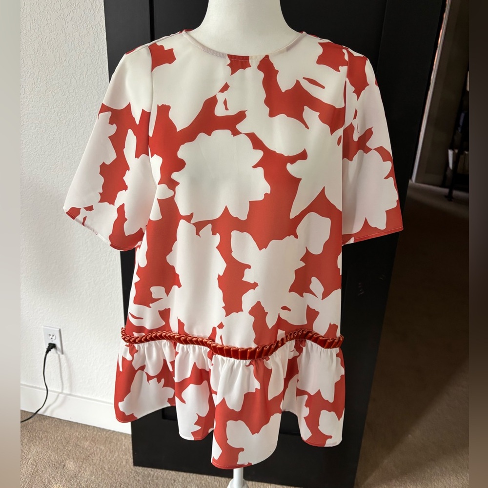 NWT Short sleeve ruffle top, bold floral print